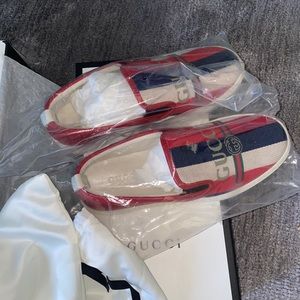 NIB GUCCI SZ. 8+ LEATHER SLIPON SNEAKER LOAFERS